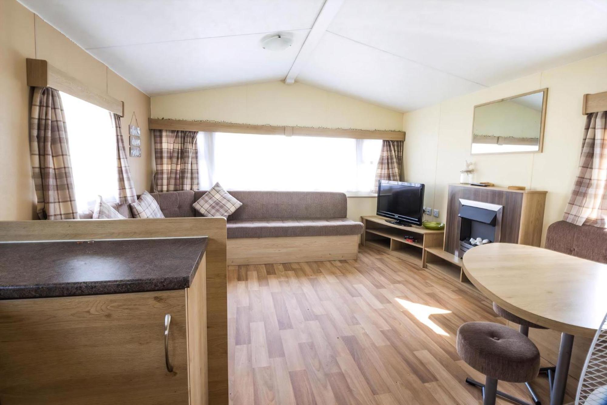 Superb 8 Berth Caravan Near Walton-On-The-Naze In Essex Ref 17175 Εξωτερικό φωτογραφία